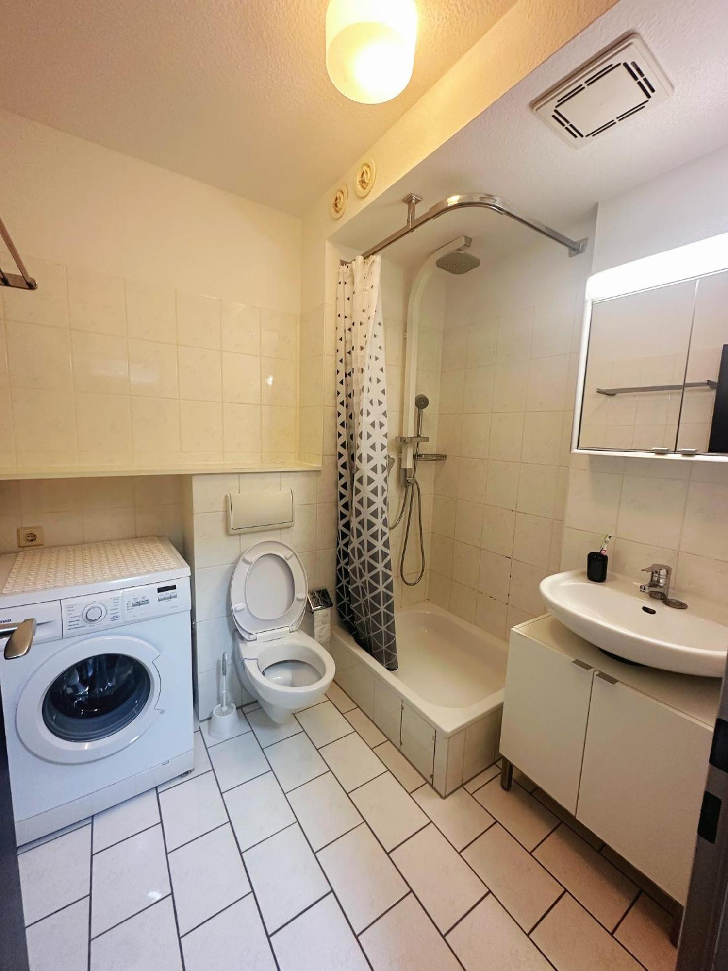 Appartement Messe Flughafen Nah Mit Waschmaschine à Düsseldorf Extérieur photo